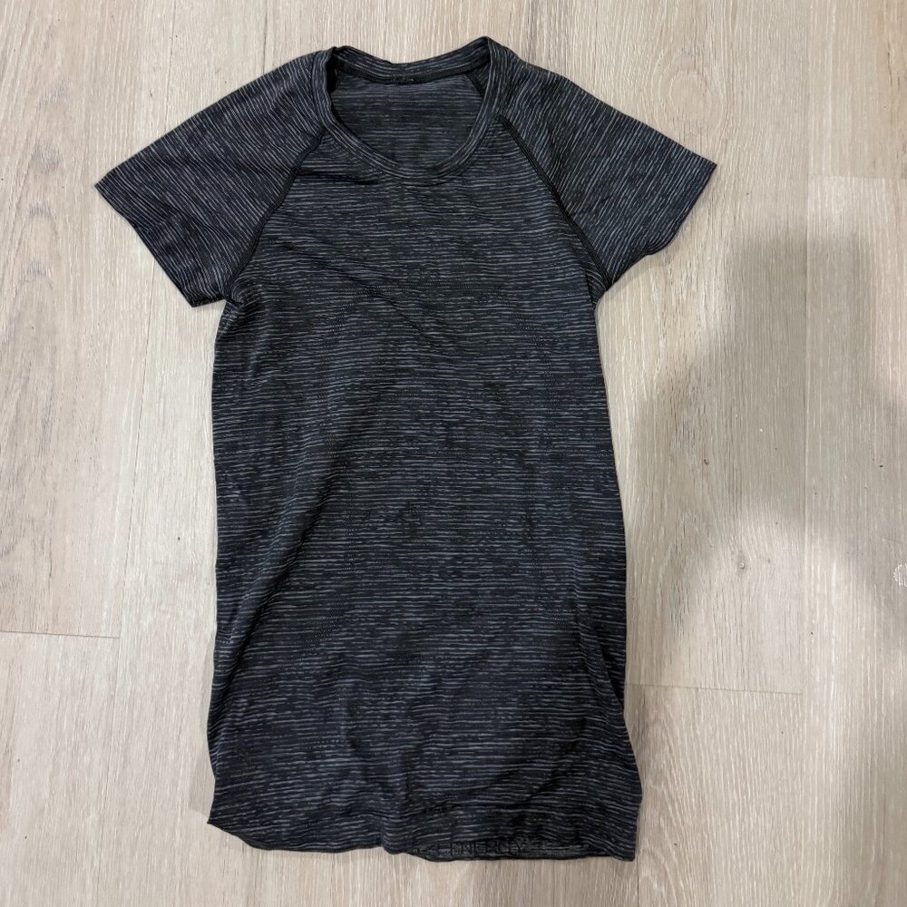 DISCONTINUED Lululemon Swiftly Tech Short Sleeve (Hip Length)
